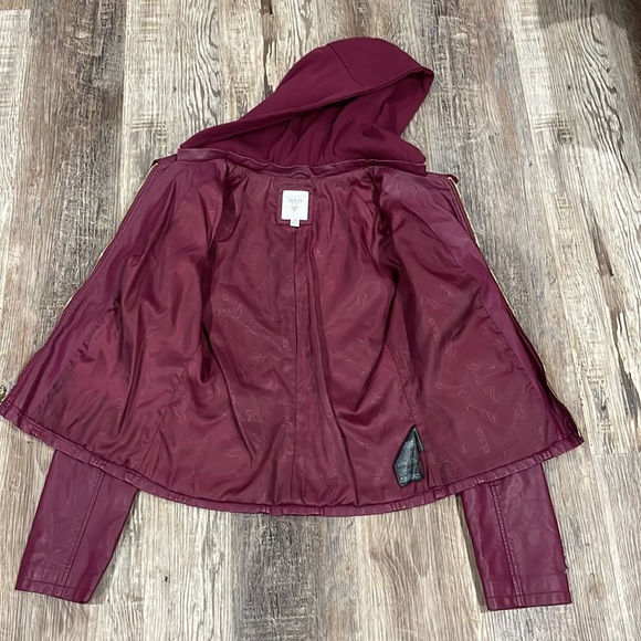 Maroon Guess Leather size Large - Picture 2 of 5